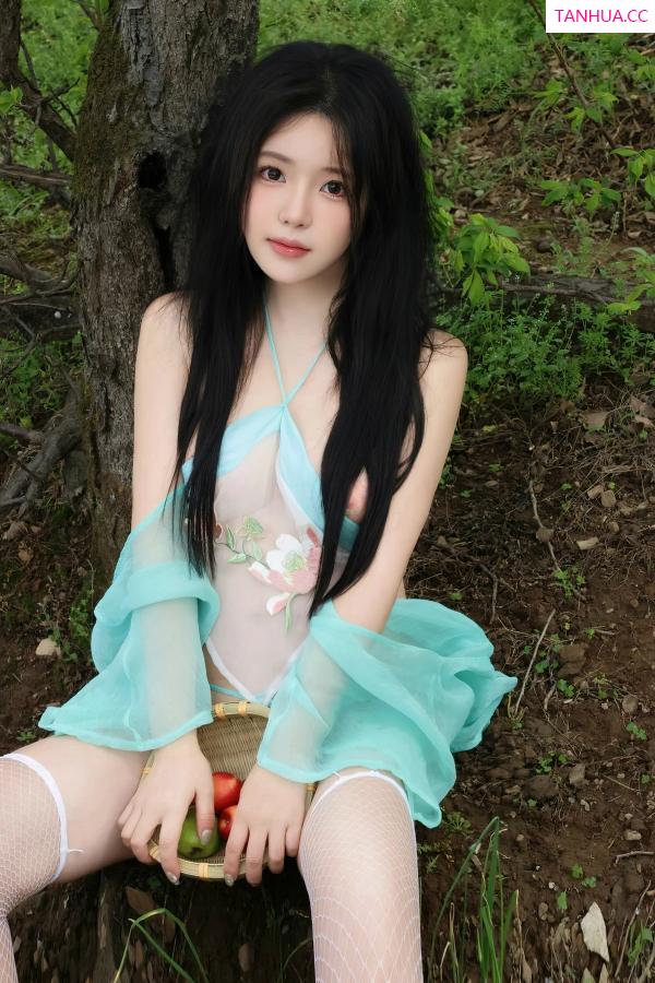   [XiuRen]高清写真图 2024.04.12 No.8386 小薯条nienie 美臀性感第42张图片